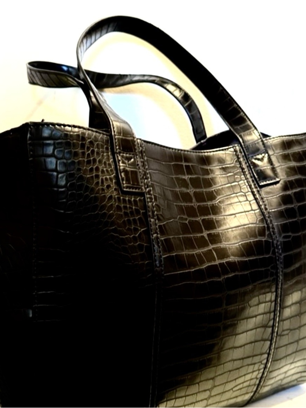NEIMAN MARCUS Vintage Croc Embossing
Large Tote Shoulder Bag, Black Vegan - Picture 1 of 6